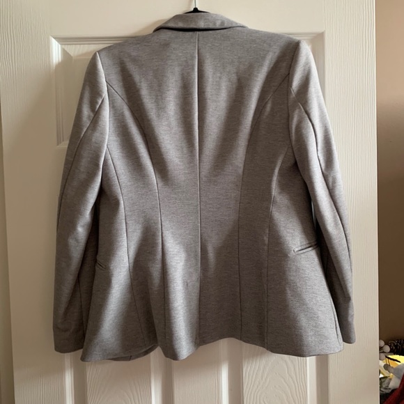 H&M grey blazer - Picture 3 of 3